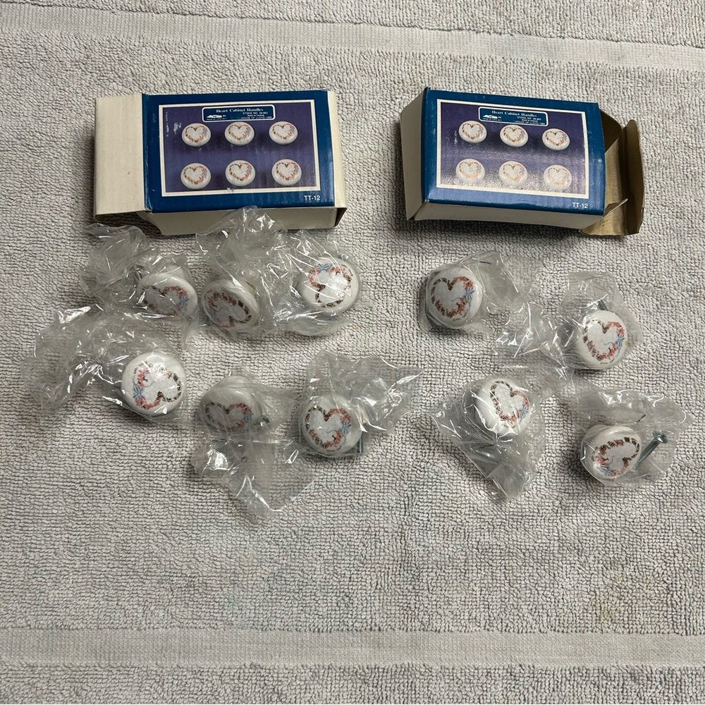 10 - NOS VTG '1989' HOUSE  Of LLOYD Ceramic Heart Cabinet Handles